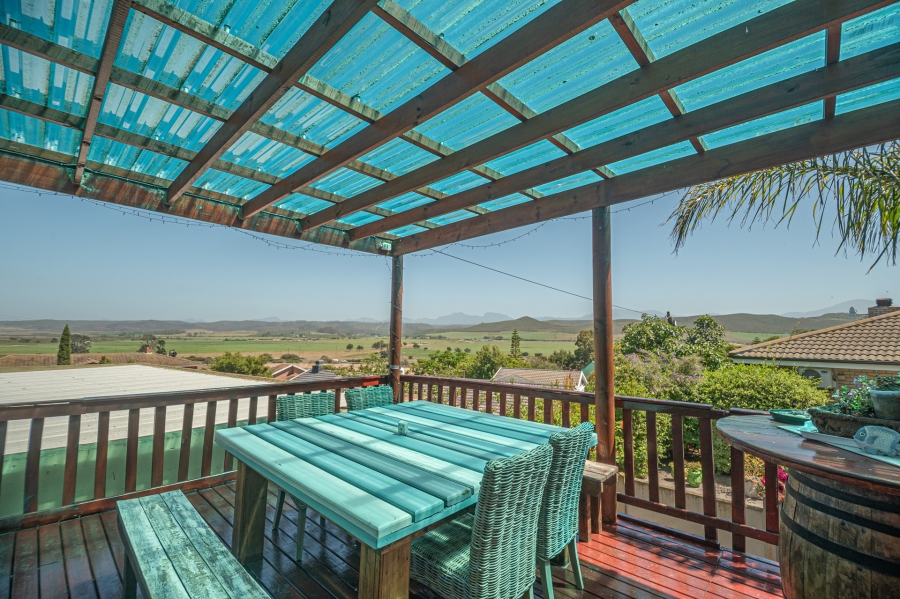 4 Bedroom Property for Sale in Fraaiuitsig Western Cape